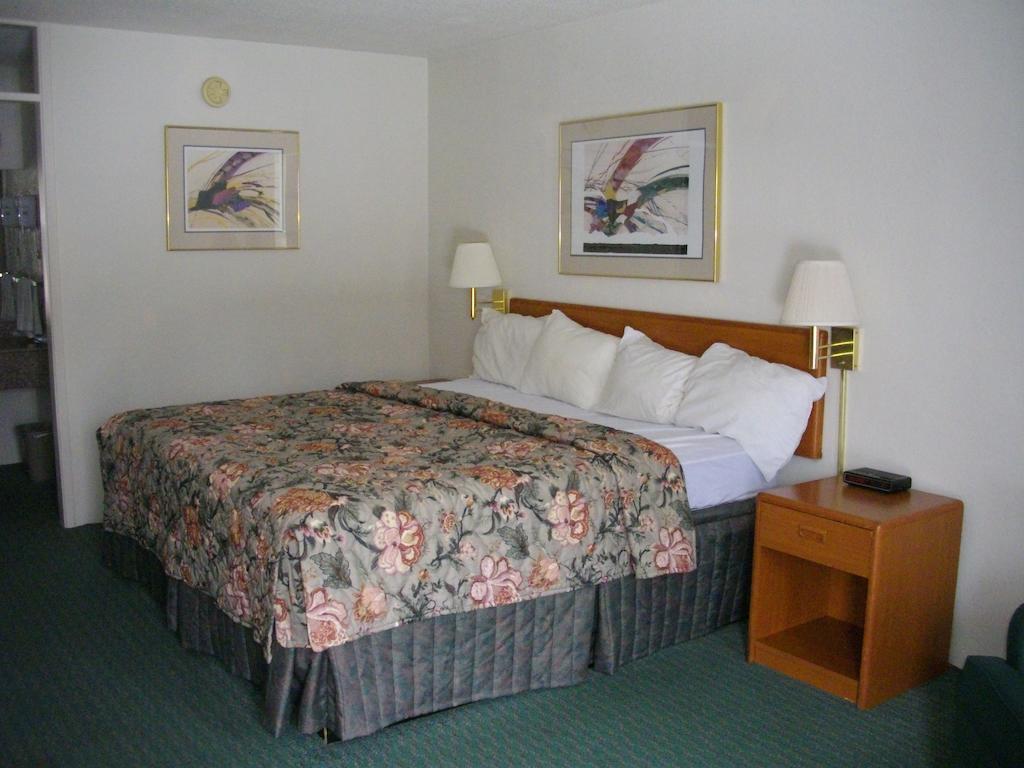 Macomb Inn חדר תמונה