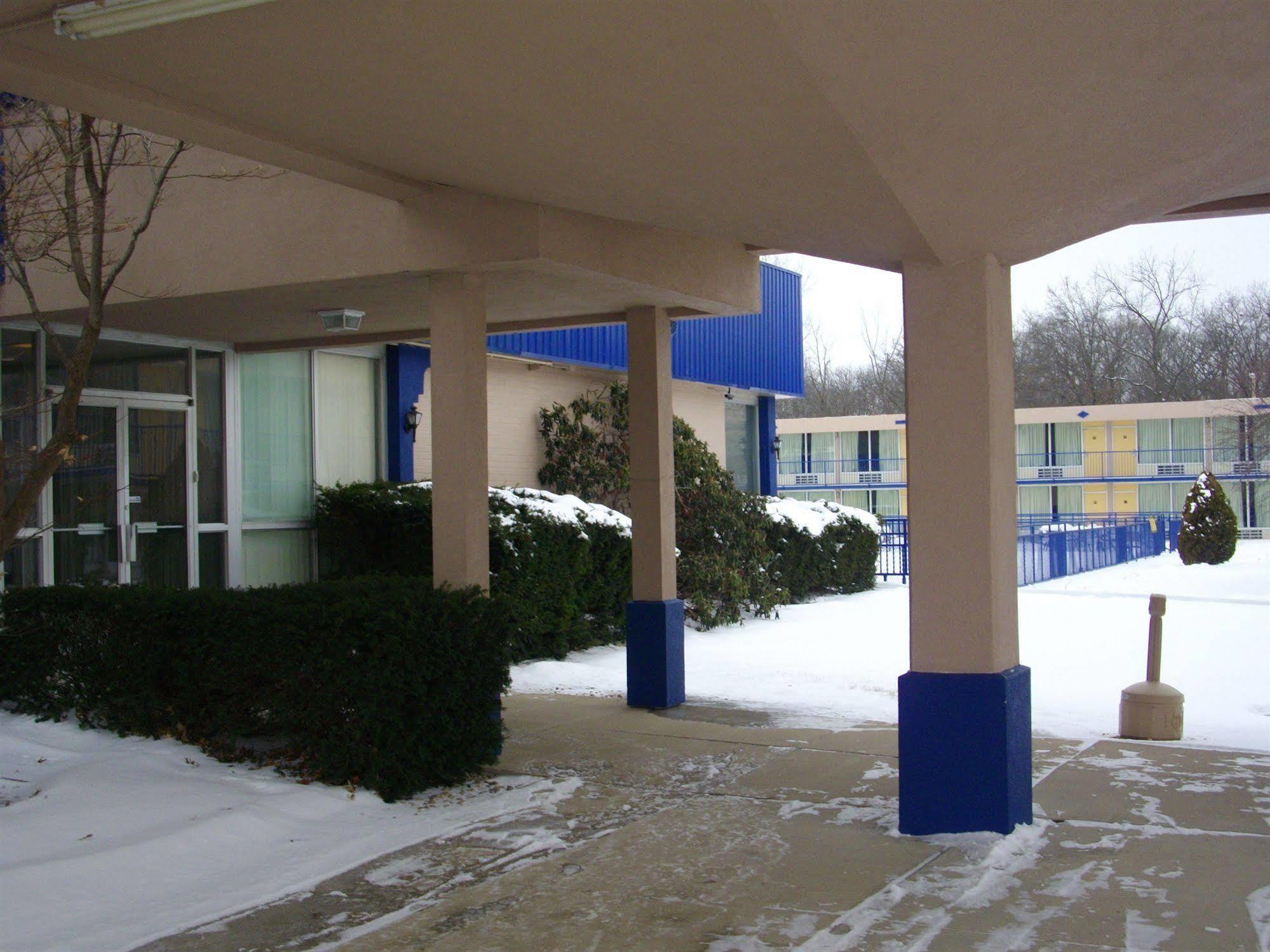 Macomb Inn מראה חיצוני תמונה